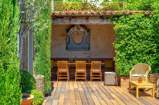 Seaside house with pool and garden 1