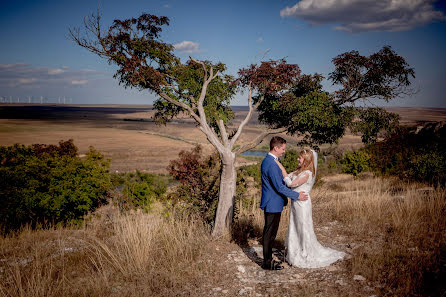 Fotógrafo de casamento Costin Tertess (costintertess). Foto de 20 de fevereiro 2022