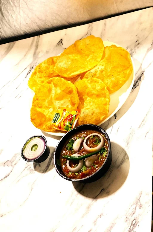 Poori With Aloo Sabzi