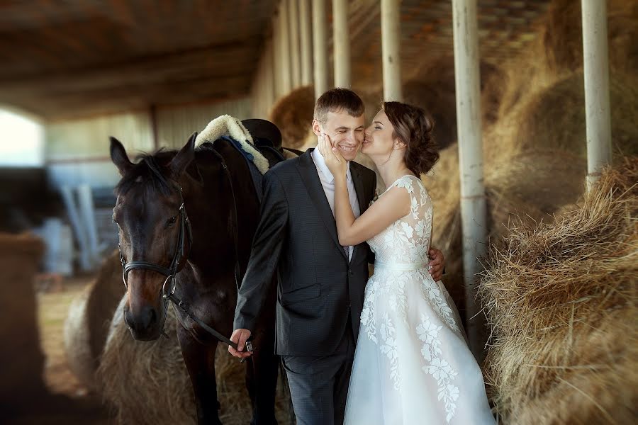 Photographe de mariage Lyubov Pyatovskaya (lubania89). Photo du 31 juillet 2016