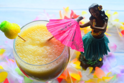 This healthy and delicious alcohol-free Pina Colada is so refreshing. It makes an amazing alternative to a regular Pina Colada using just fresh fruit and coconut milk – it tastes like sunshine in a glass.