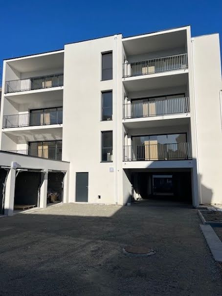 Location  appartement 2 pièces 56 m² à Auray (56400), 998 €