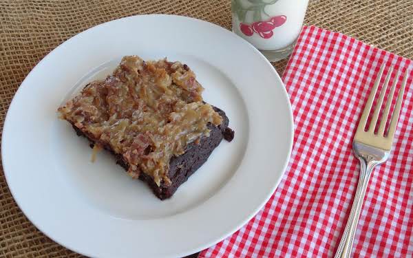 Light German Chocolate Cake_image