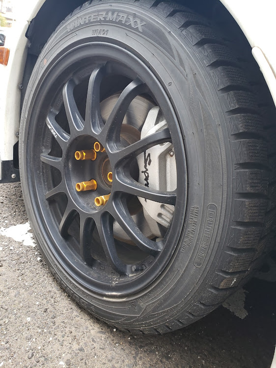 スープラのナット交換・ジュラルミンナット・SSR Type-Fに関するカスタム事例の投稿画像1枚目