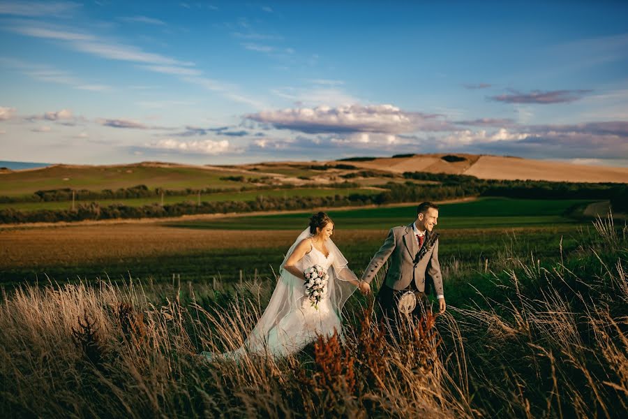 Fotógrafo de casamento Przemyslaw Stradczuk (stradphotography). Foto de 4 de março 2020