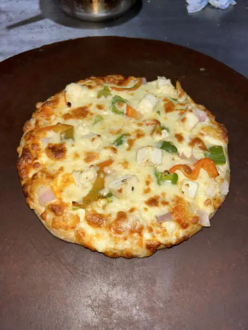 Special Makhani Paneer Pizza