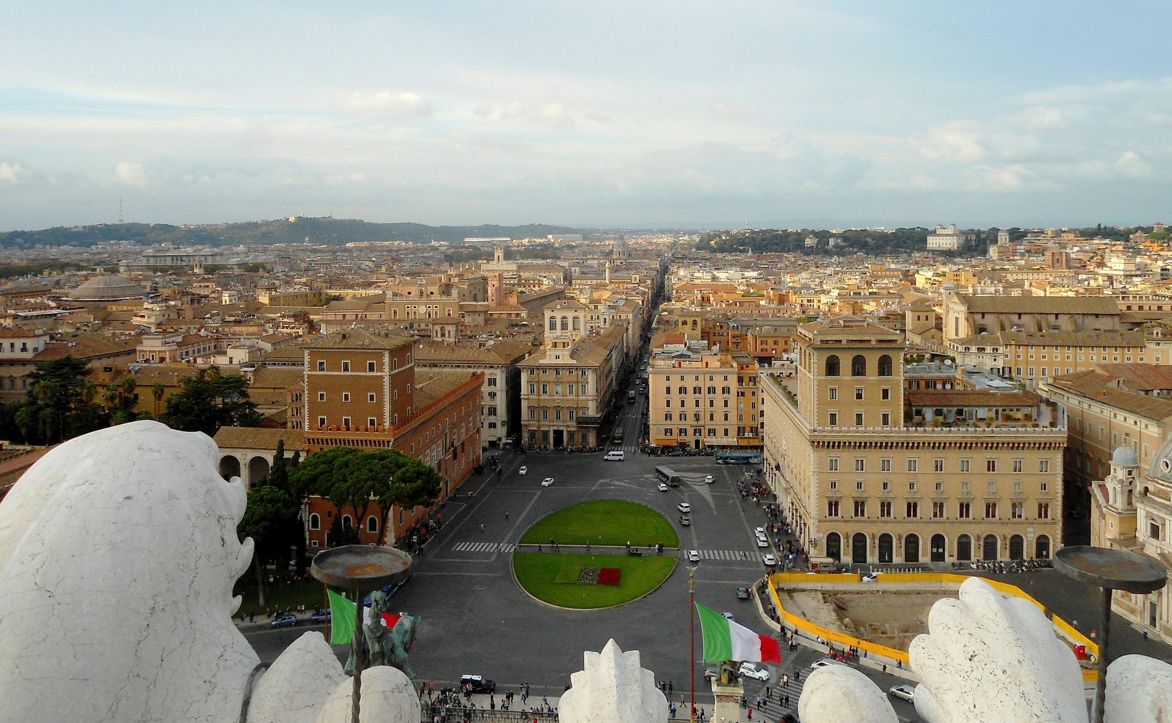 Roma, Piazza Venezia vista dal Vittoriano di GVatterioni