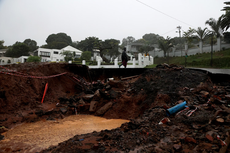 Heavy rainfall has resulted in flooding of certain roads and rising water levels in some parts of KwaZulu-Natal.