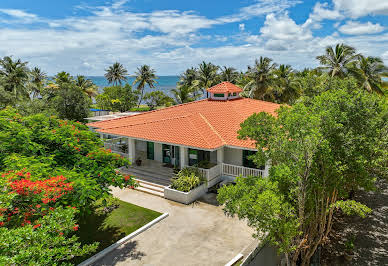 Maison avec piscine et terrasse 13