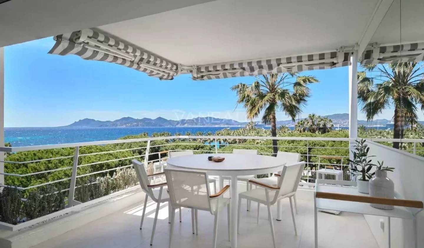 Apartment with terrace Cannes