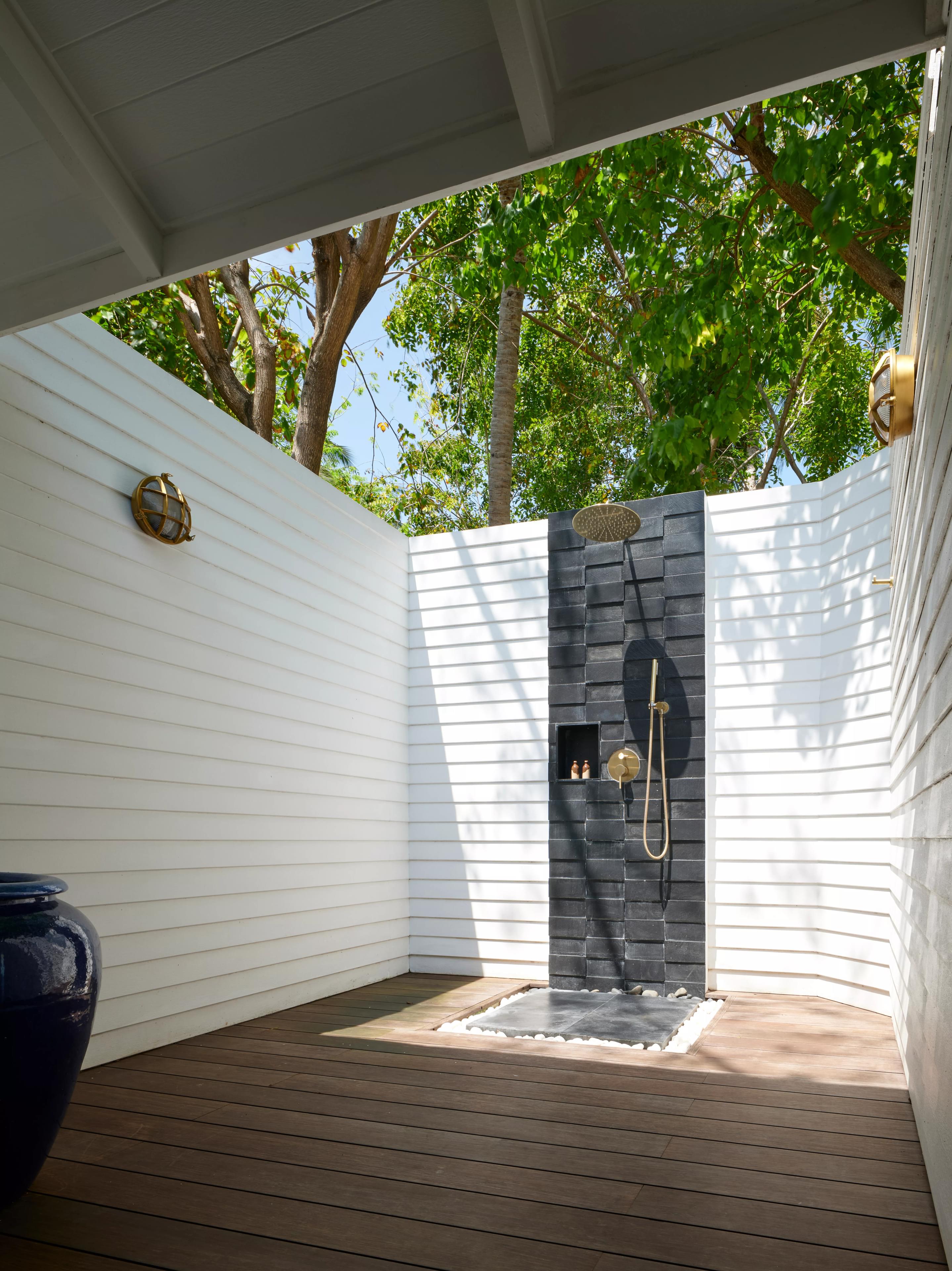 Villa-Nautica-Deluxe-Beach-Pool-Villa-Outdoor-Shower-4K.jpg