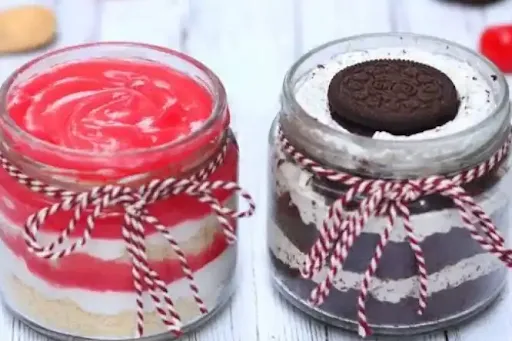 Strawberry And Oreo Cake In Jar [2 Pieces]