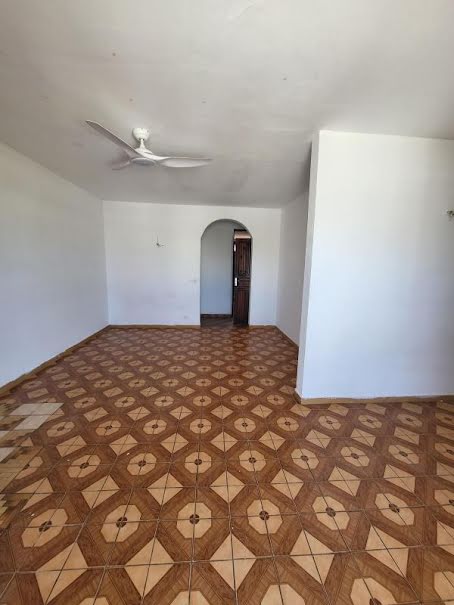 Vente appartement 6 pièces 290 m² à Port Louis (97117), 395 000 €