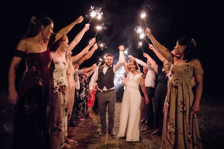 Wedding photographer Mel Hill (melconlin). Photo of 11 February 2019