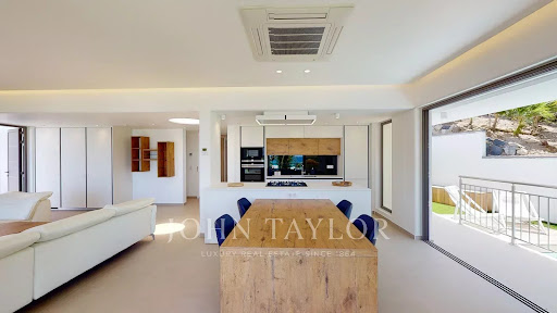 Loft with panoramic view 4