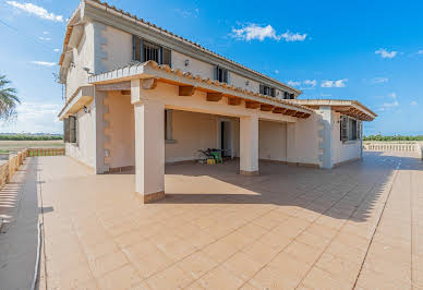 Villa with pool and terrace 2