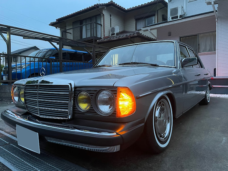 ミディアムクラス セダンのW123・280E・メルセデス・ベンツ・usdm