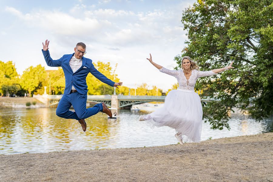 Fotografo di matrimoni Martin Nádasi (nadasimartin). Foto del 2 ottobre 2022