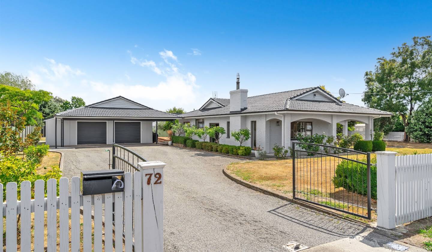 House with garden Martinborough