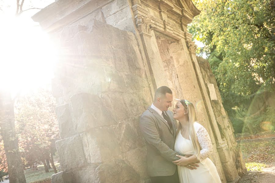 Fotógrafo de casamento Komjáthi Róbert (komjathirobert). Foto de 16 de outubro 2021