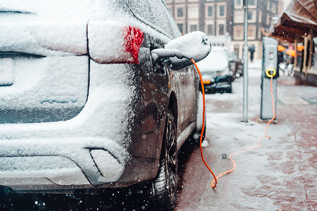 Essential items to keep in your car for winter