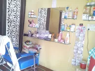 Looks Unisex Salon photo 1