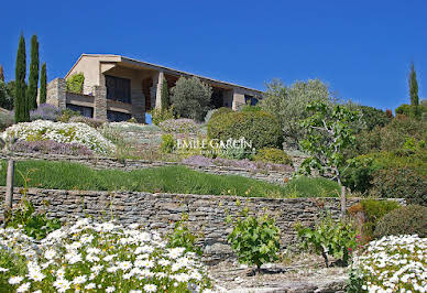 Propriété en bord de mer avec jardin 2