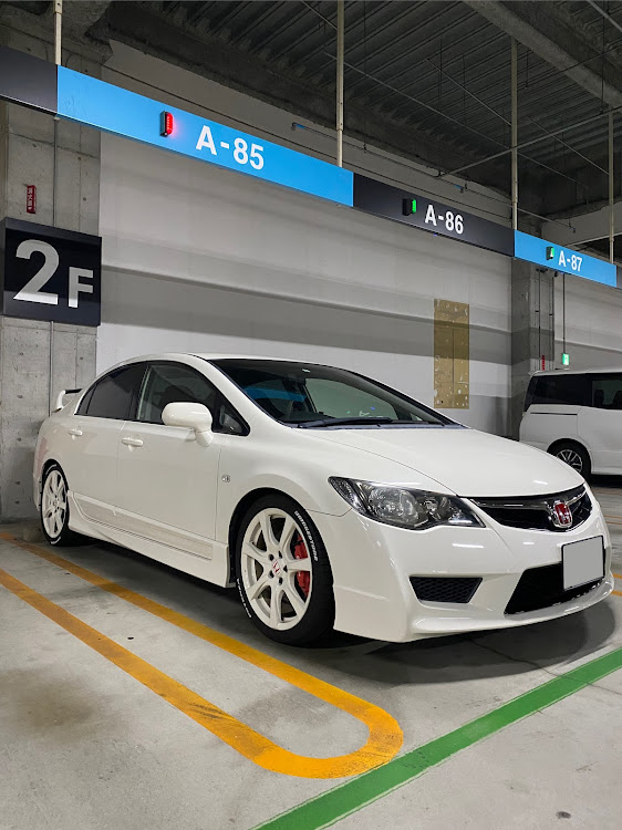 シビックタイプRのサクラと愛車・桜・ドライブ・ホワイトレターに関するカスタム事例の投稿画像1枚目