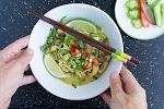 Thai Curly Coconut Curry Noodles was pinched from <a href="http://oatandsesame.com/2016/09/thai-curly-coconut-curry-noodles/" target="_blank">oatandsesame.com.</a>