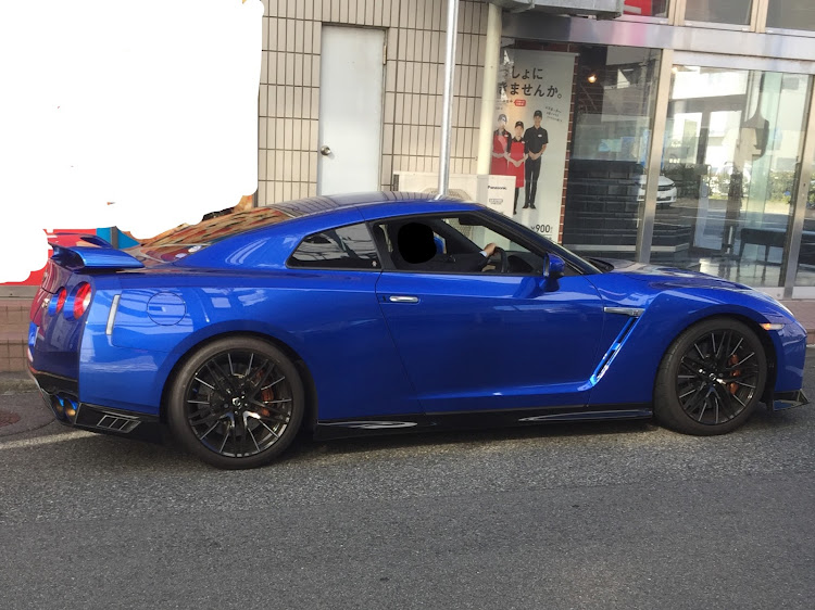 スカイライン GT-RのGT-R・R35・ワンガンブルー・my20に関するカスタム事例の投稿画像5枚目