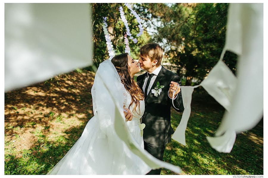 Wedding photographer Viktoriya Khruleva (victori). Photo of 17 October 2013