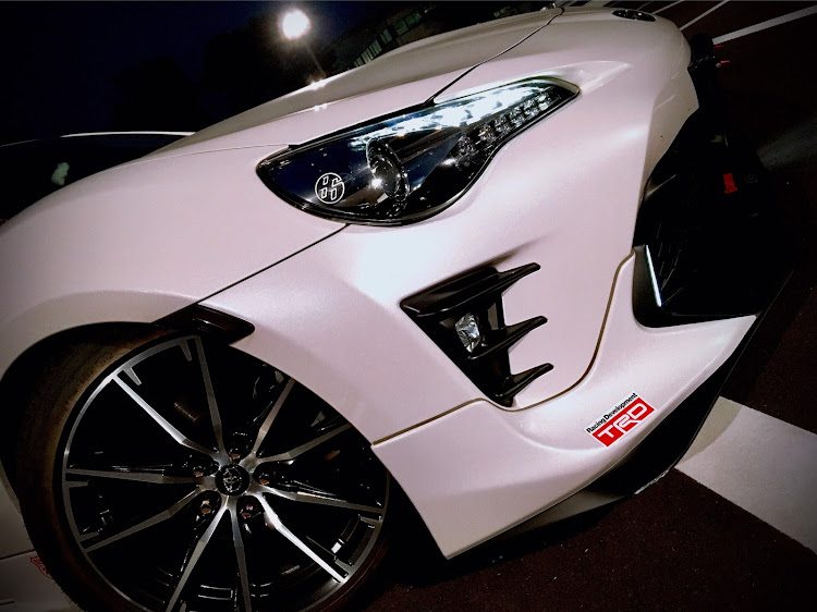 86の会社の駐車場に関するカスタム事例の投稿画像1枚目