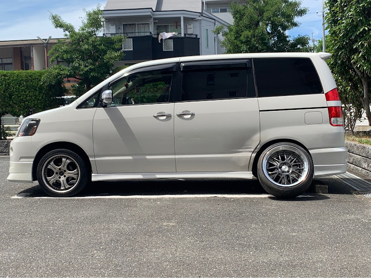ノアの車高調ほしい・ダウンサス・六零乗りに関するカスタム事例の投稿画像1枚目