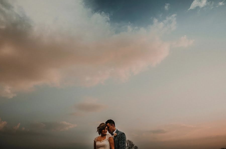 Fotografo di matrimoni Oliver Jenkins (oliverj). Foto del 5 giugno 2019