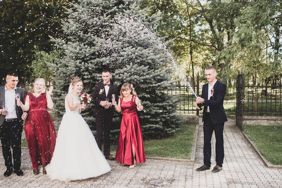 Wedding photographer Lesya Prodanik (lesyaprodanyk). Photo of 13 November 2018