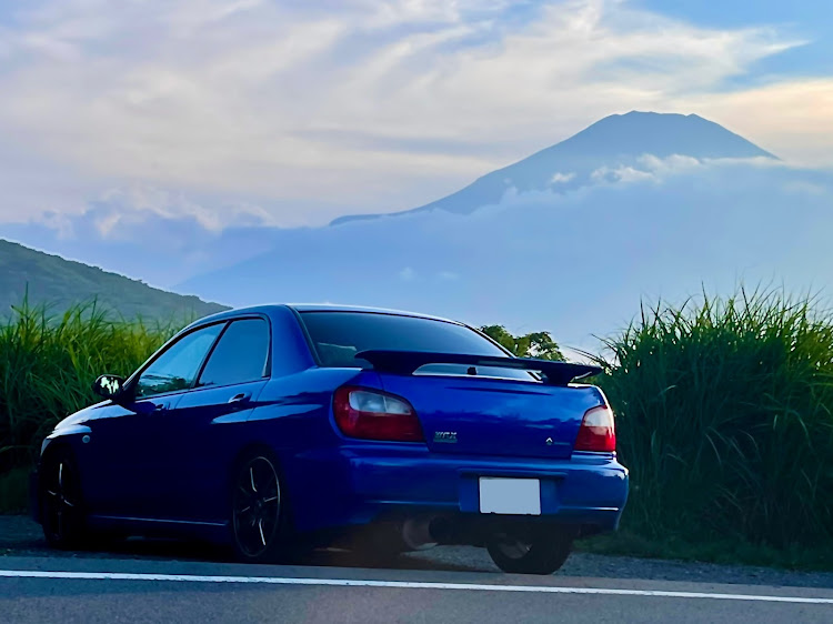 インプレッサ WRXの富士山とコラボ・緊急事態宣言発令中・コロナが早く終息しますように・ピックアップ一度でも載ってみたい・助手席募集中に関するカスタム事例の投稿画像3枚目