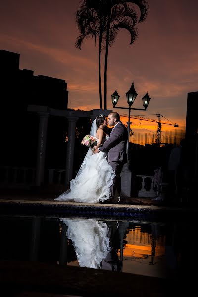 Wedding photographer Elizabeth Carvajal (elizabethcarvaj). Photo of 27 April 2015