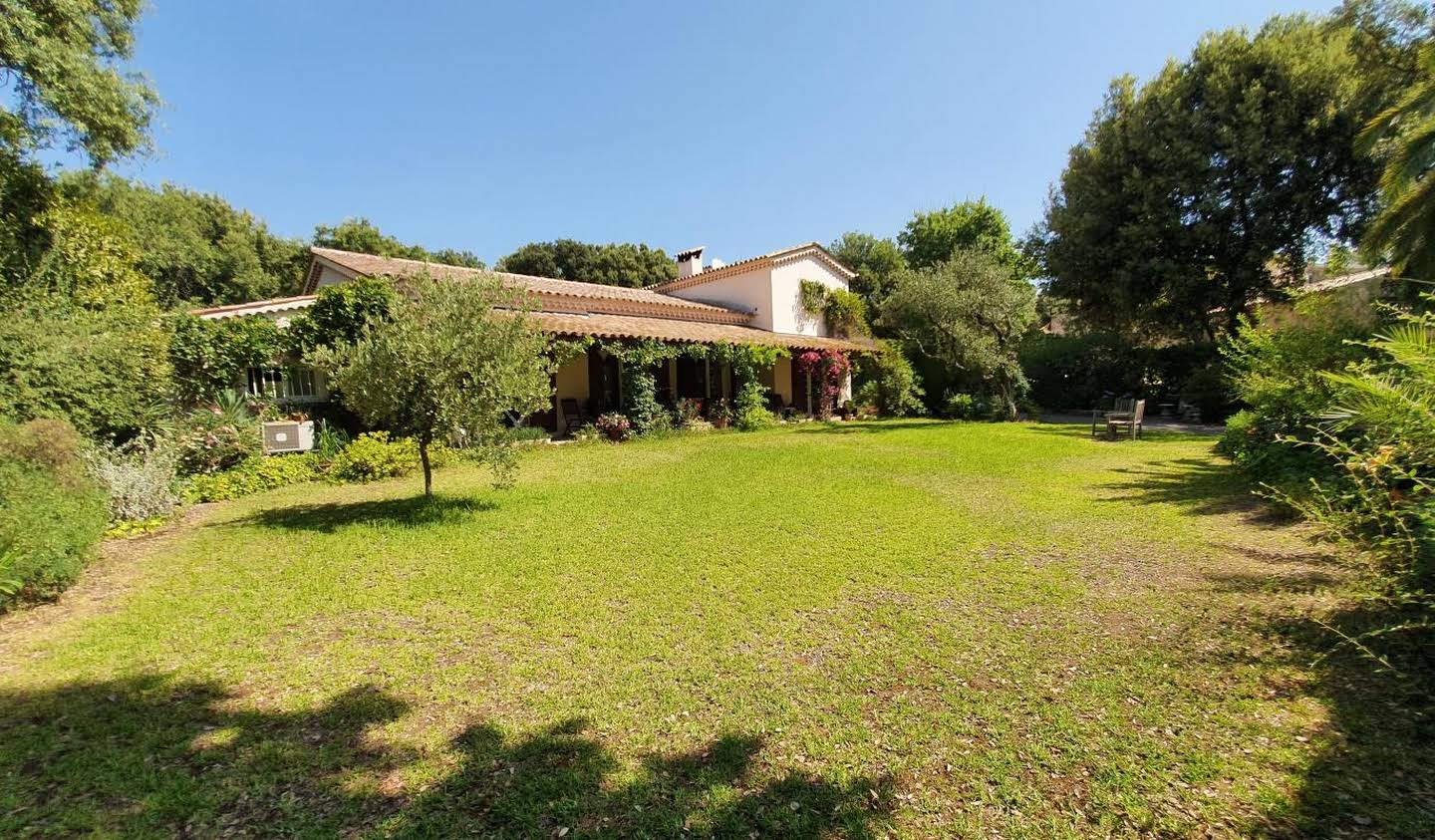 Villa with pool and terrace Biot