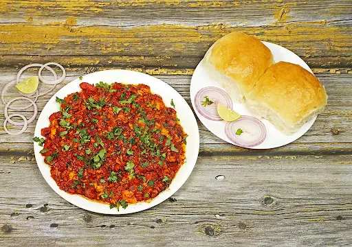 Chicken Bhuna Ghotala Pav