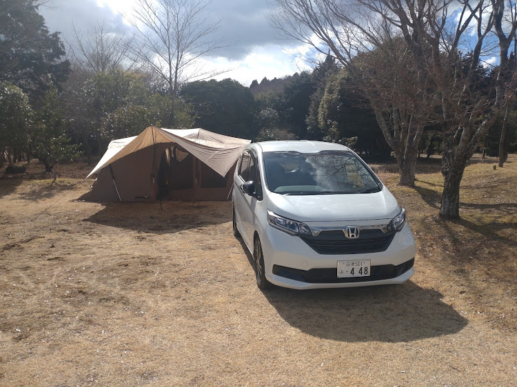 フリード+のフリードプラス・ポメラニアン・キャンプ・馬刺し・富士宮焼きそばに関するカスタム事例の投稿画像1枚目
