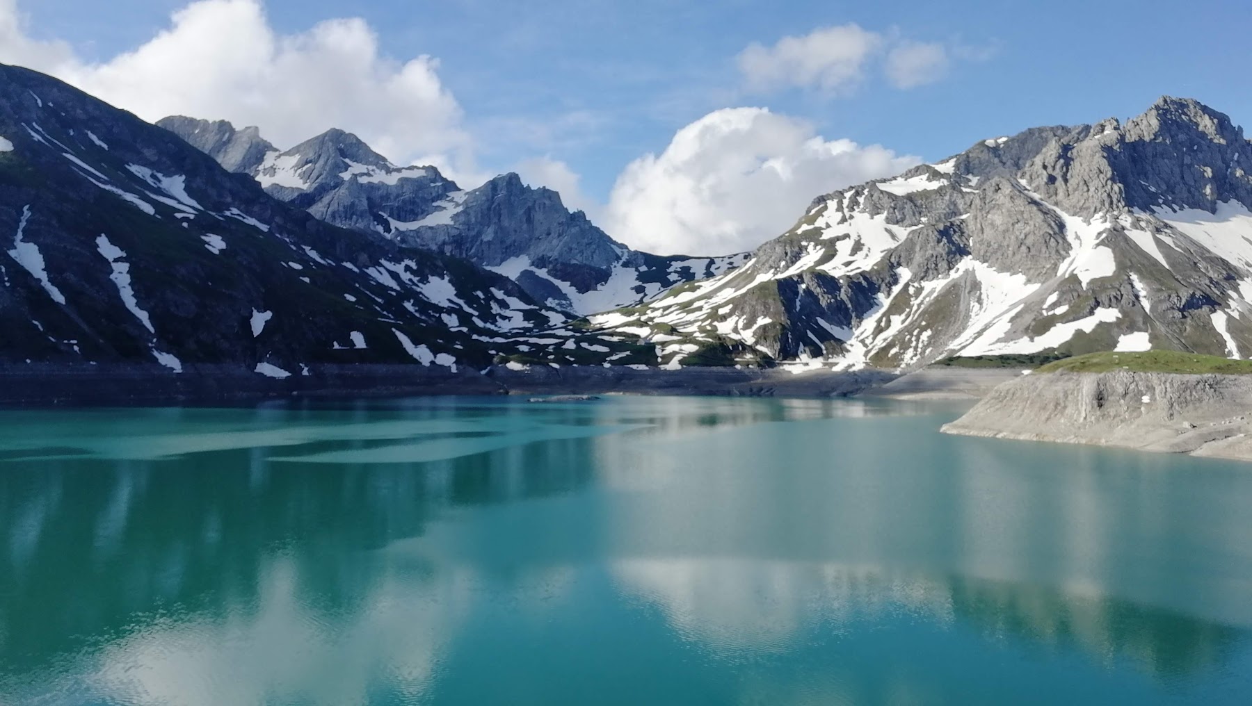 Le lac lunaire vous ouvre ses portes