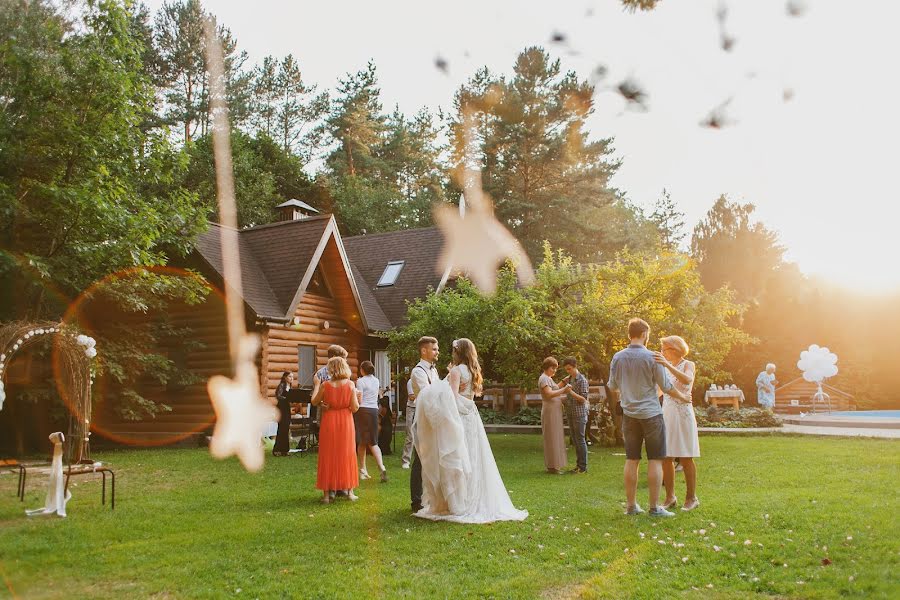 Wedding photographer Nastya Dubrovina (nastyadubrovina). Photo of 24 January 2018