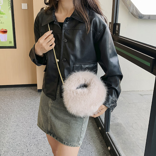 Title 1, Fashion Plush Hand-carrying Bag for Women, a so...
