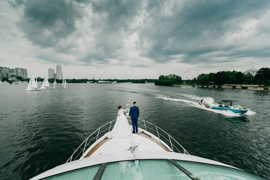 Fotógrafo de casamento Evgeniy Lobanov (lobanovee). Foto de 26 de junho 2017