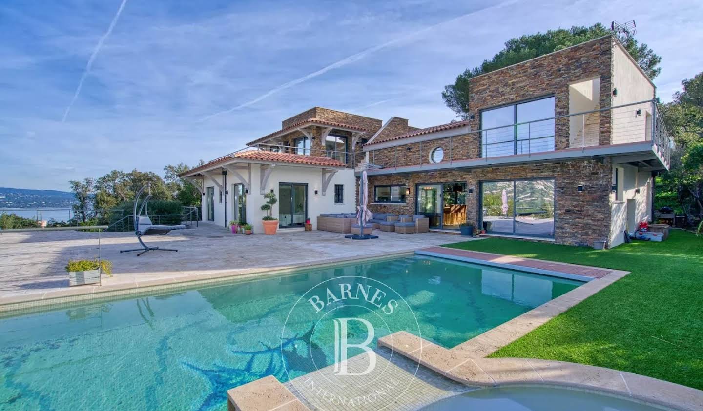 Villa avec piscine et terrasse Cavalaire-sur-Mer