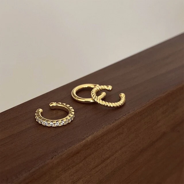 Clipe de orelha sofisticado e simples, de alta qualidade, sem precisar furar, elegância e conforto sem abrir mão do estilo.