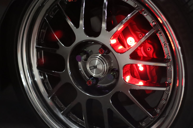 カローラフィールダーの夜輝車杯・gazoo愛車広場・想いを乗せて、あの向こう側へ・にわか雨でヒョウ柄に・098 STYLEに関するカスタム事例の投稿画像5枚目