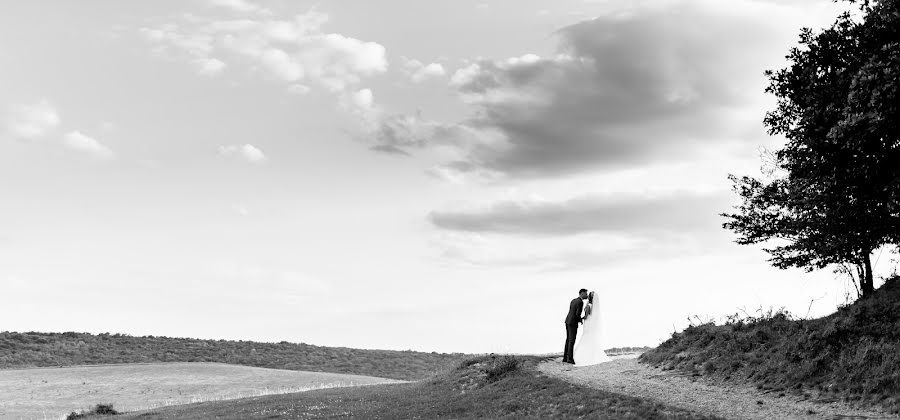 Wedding photographer Bogdan Bucseneanu (blurphotoevents). Photo of 1 October 2018