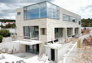 House with pool and terrace 3