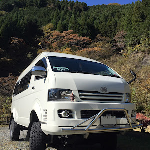 ハイエースバン TRH226K